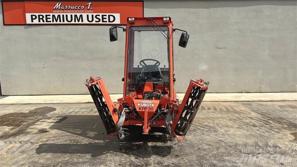 Kubota F2400 4X4 Снігоочищувальні ножі та плуги