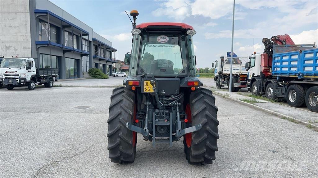 Kubota M8540N 4X4 Снігоочищувальні ножі та плуги