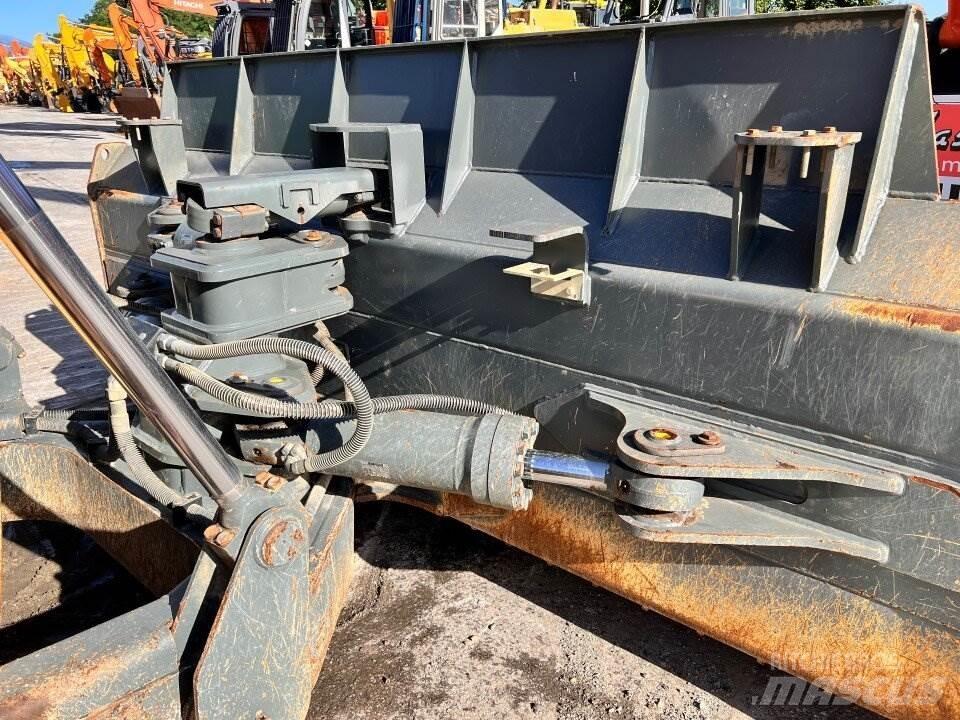 Liebherr 736 Гусеничні бульдозери