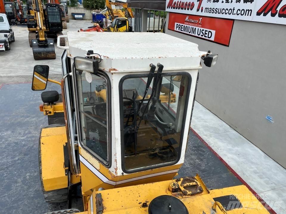 Liebherr L521 Фронтальні навантажувачі