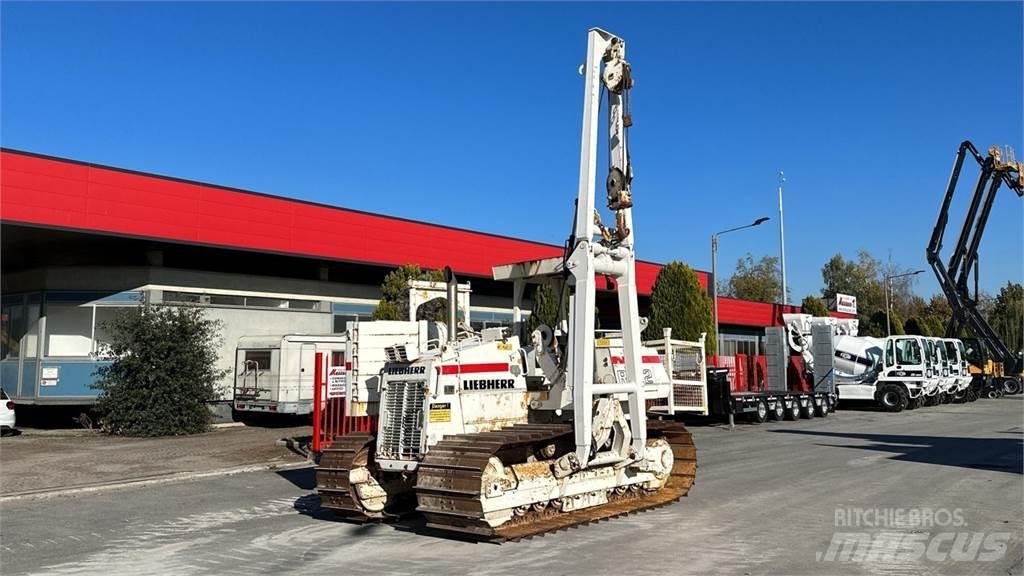 Liebherr RL 22 B Трубопровідне обладнання