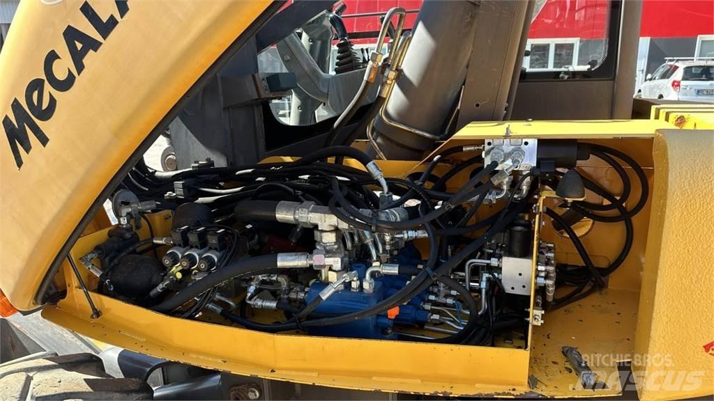 Mecalac 10MSX 4X4 Колісні екскаватори