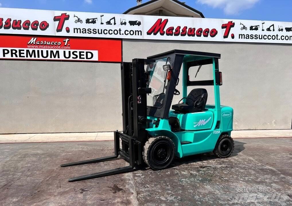 Mitsubishi FD25K Дизельні навантажувачі