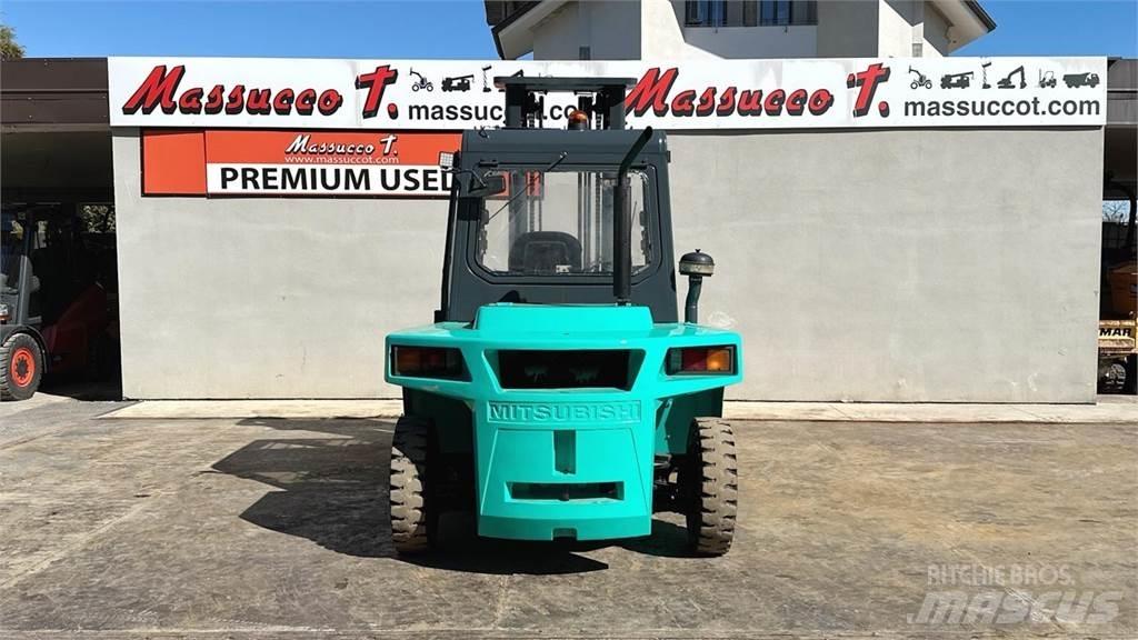 Mitsubishi FD70 Дизельні навантажувачі