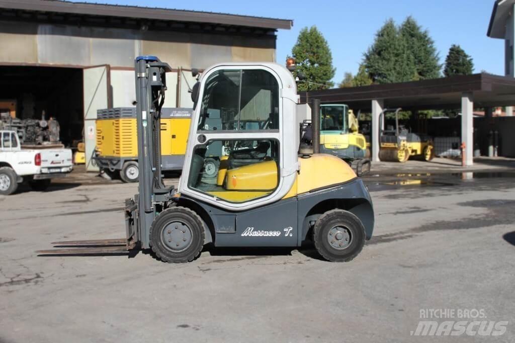 Nuova Detas SHR 40 Дизельні навантажувачі