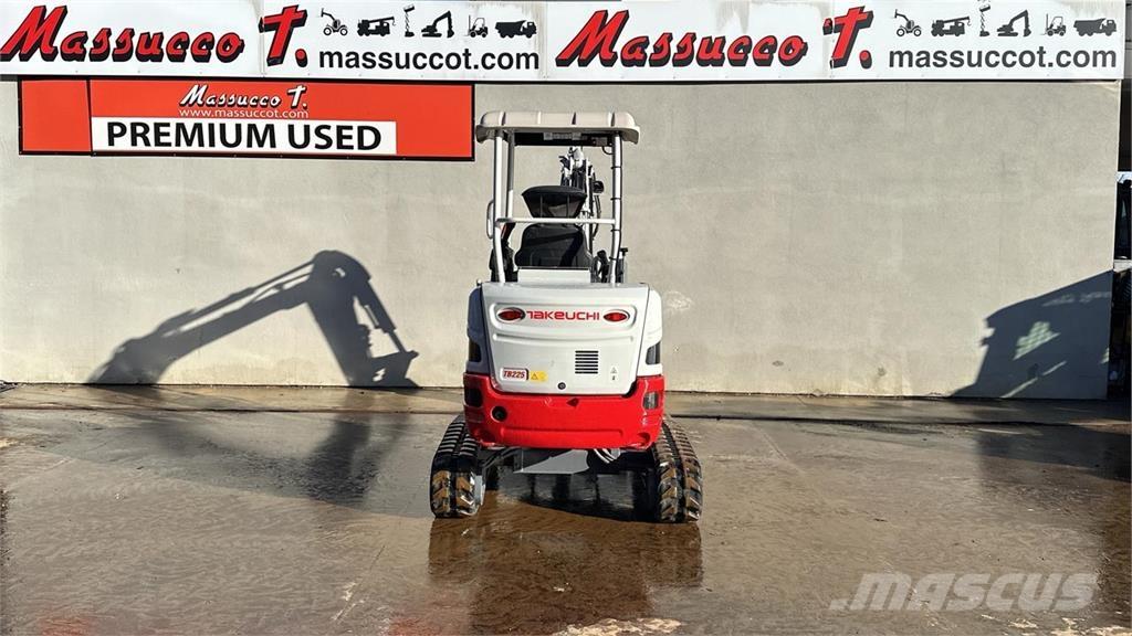 Takeuchi TB225 Міні-екскаватори < 7т