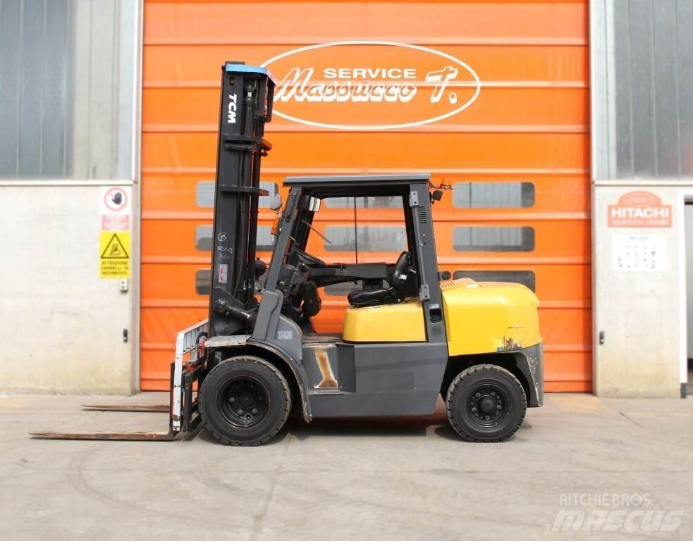 TCM FD40T2 Дизельні навантажувачі