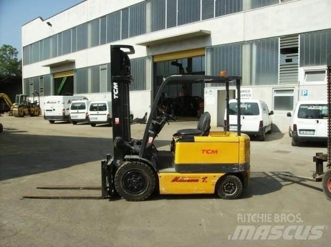 TCM VM400 FB30 Електронавантажувачі