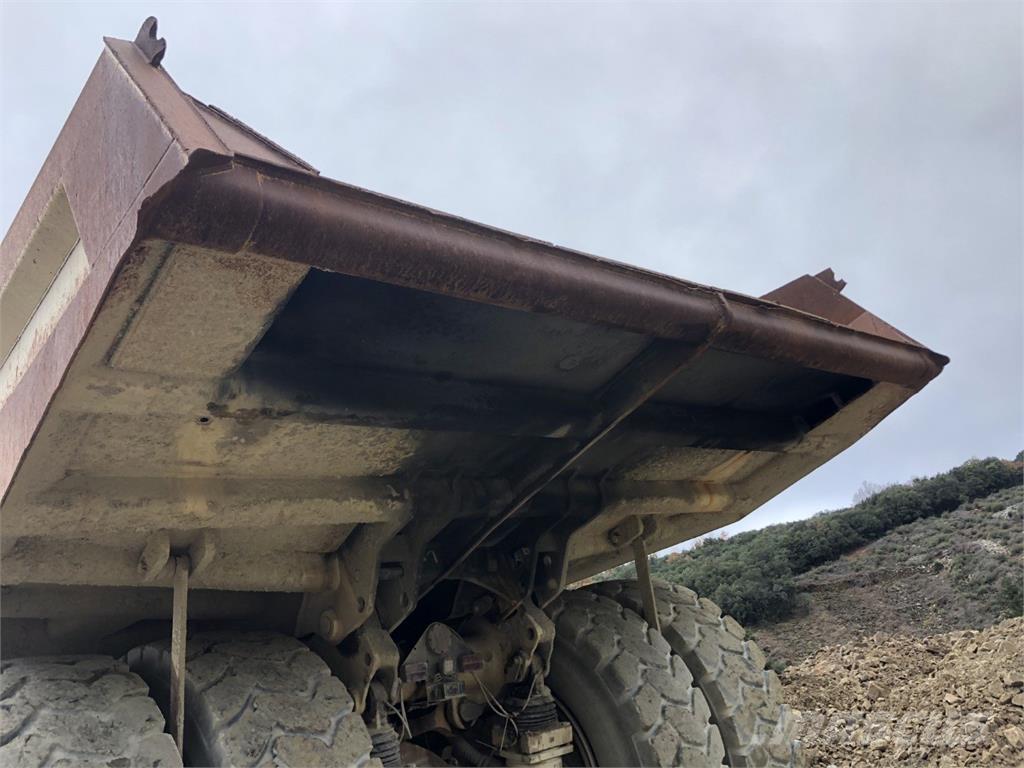 Terex TR100 Міні самоскиди