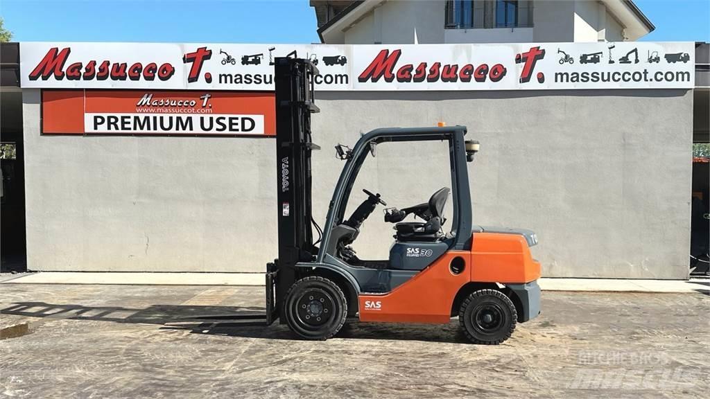 Toyota 02-8FDF30 Дизельні навантажувачі
