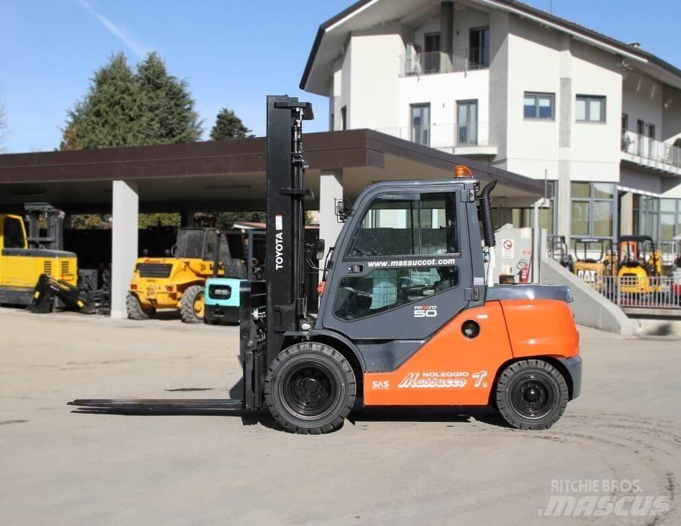 Toyota 40-8FD45N Дизельні навантажувачі