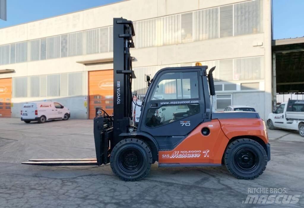 Toyota 40-8FD70N Дизельні навантажувачі