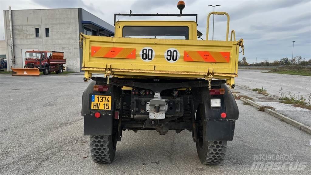 Unimog U130 Вантажівки / спеціальні