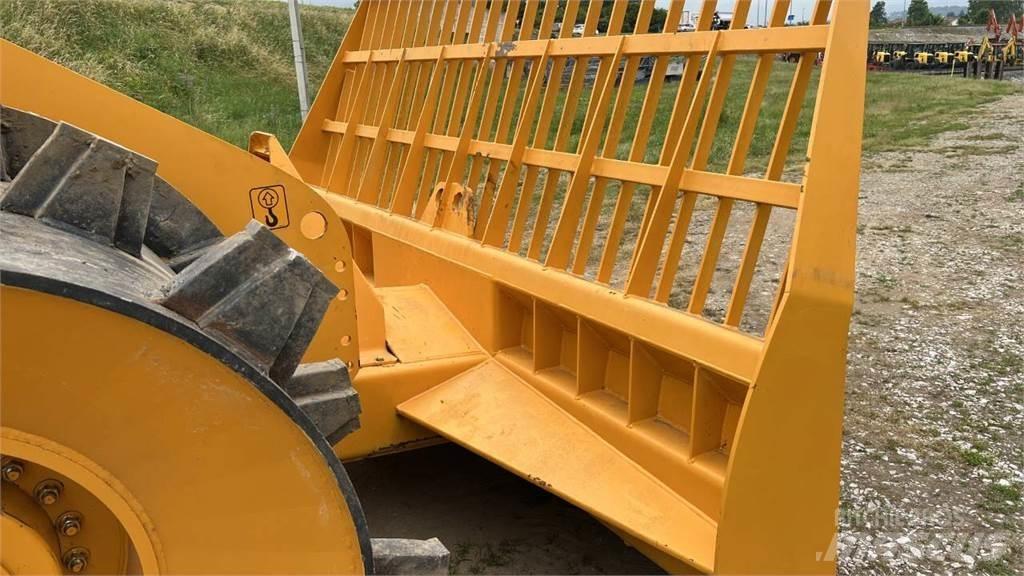 Vandel Quantum QS260 Гусеничні бульдозери