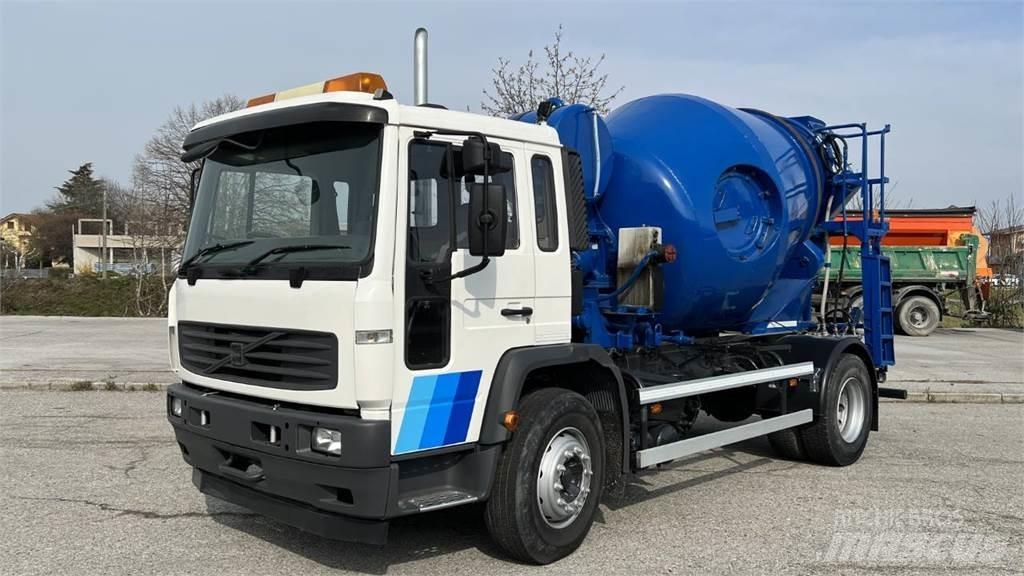 Volvo FL6 4X2 Бетономішалки (Автобетонозмішувачі)