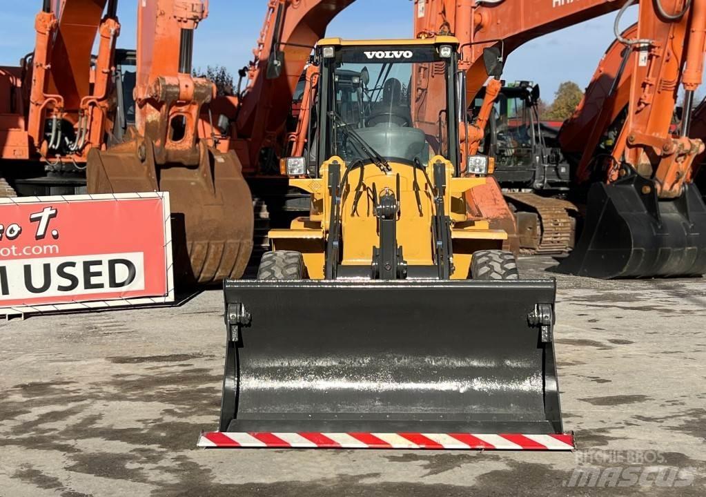 Volvo L30G Фронтальні навантажувачі