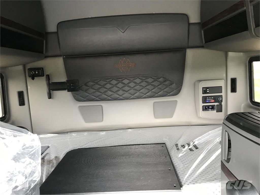 International HX Тягачі