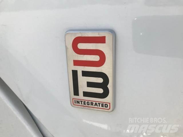 International LT Тягачі