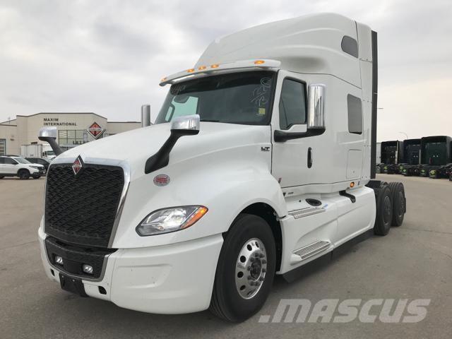 International LT Тягачі