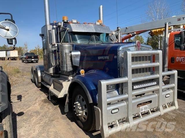 Kenworth W900 Тягачі