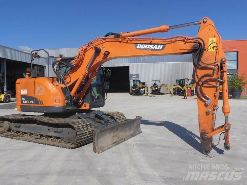 Doosan DX140LC Гусеничні екскаватори