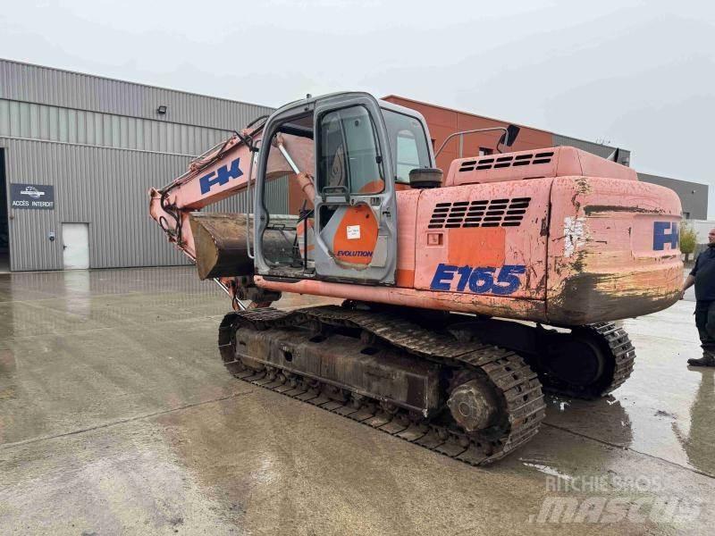 Furukawa E165 Гусеничні екскаватори