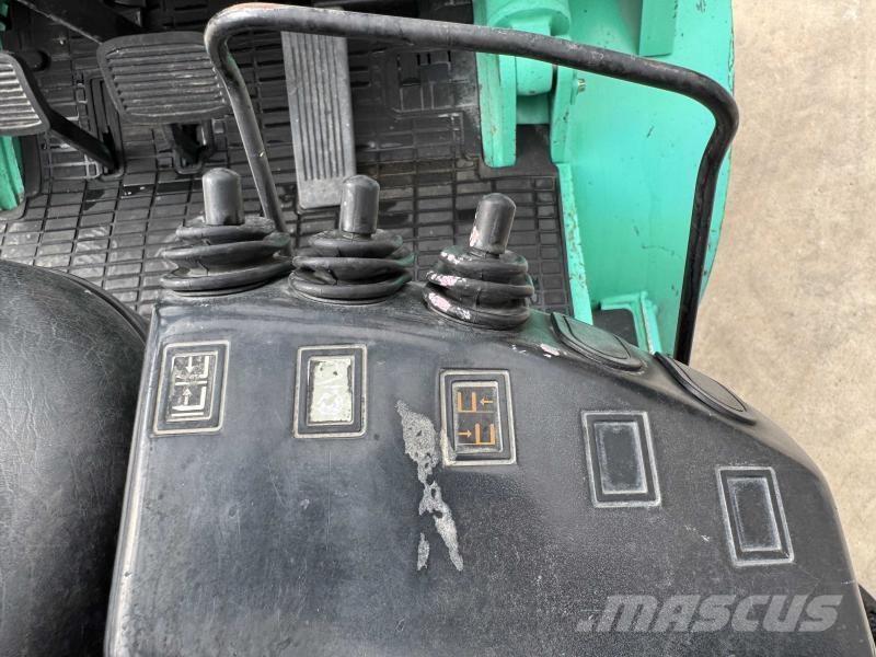 Mitsubishi FG30 Інше