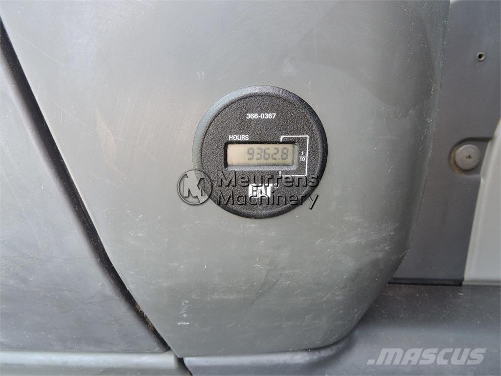 CAT 328 D Гусеничні екскаватори