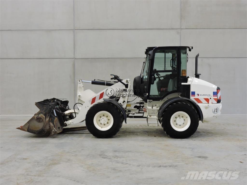 CAT 908M + FORK Фронтальні навантажувачі