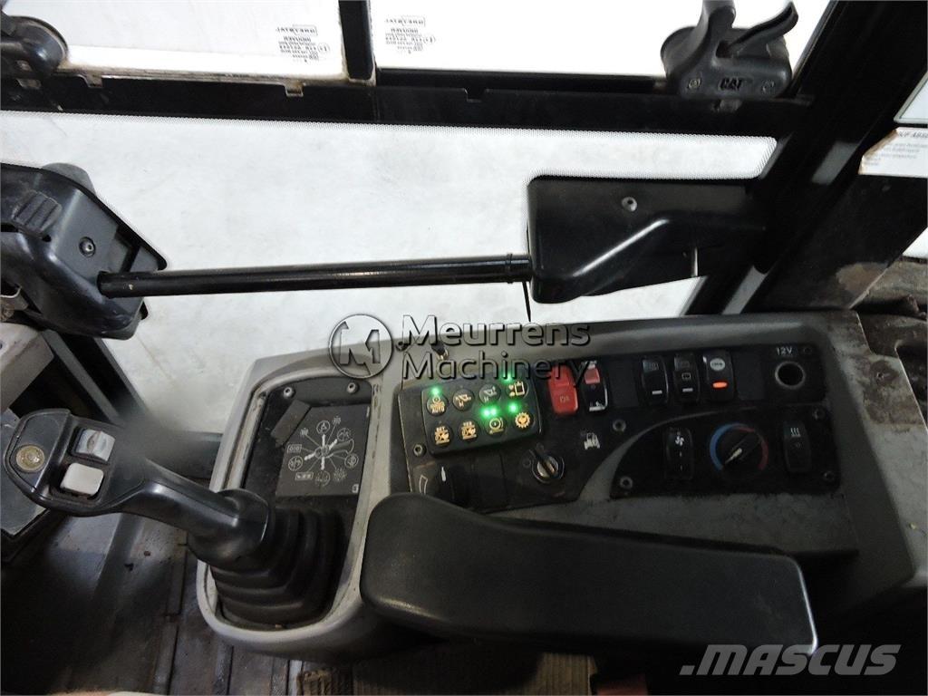 CAT 908M GERMAN Фронтальні навантажувачі