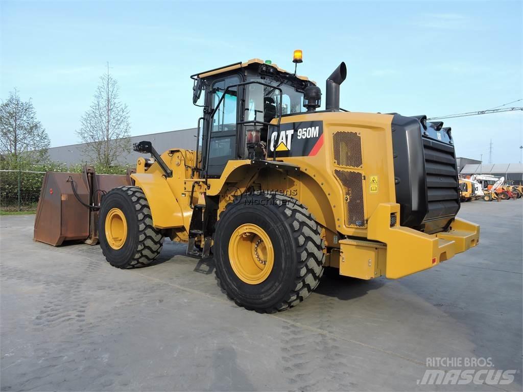 CAT 950M Фронтальні навантажувачі