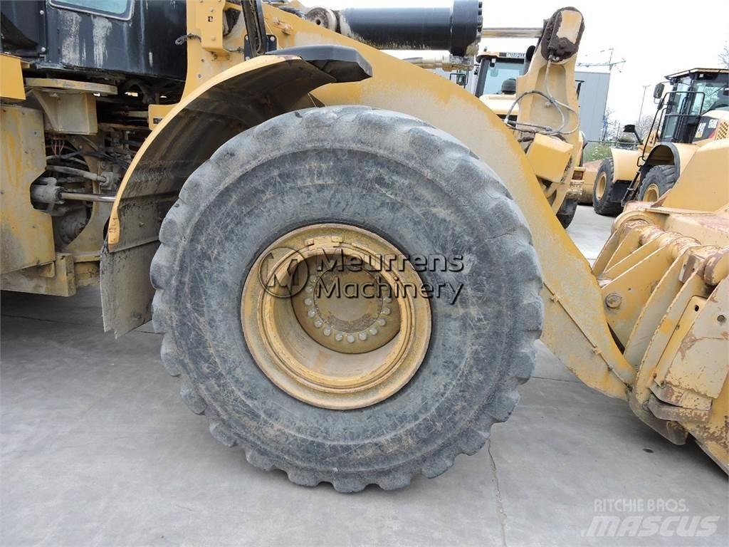 CAT 972M Фронтальні навантажувачі