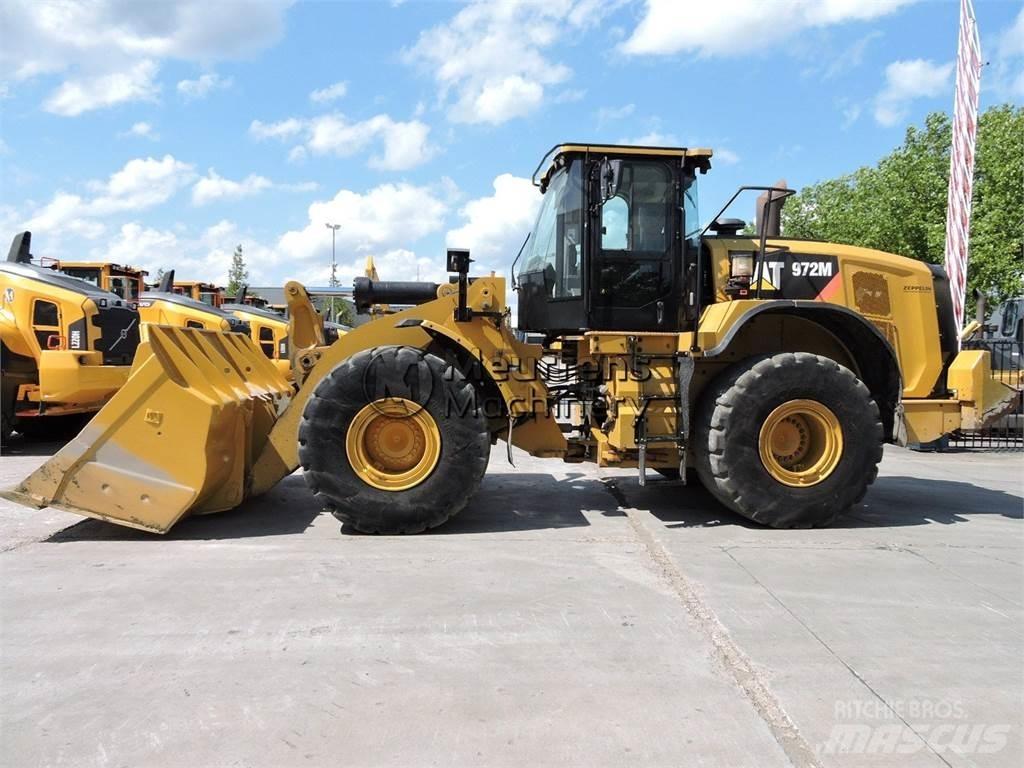 CAT 972M Фронтальні навантажувачі