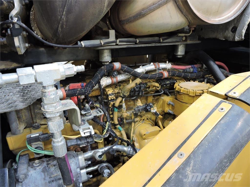 CAT 972M Фронтальні навантажувачі