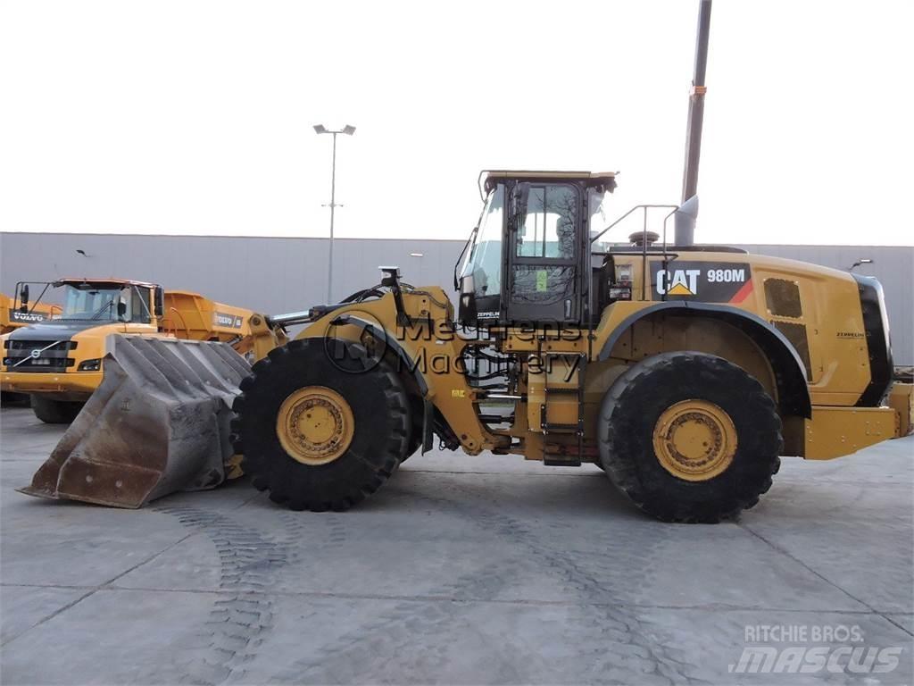 CAT 980M Фронтальні навантажувачі