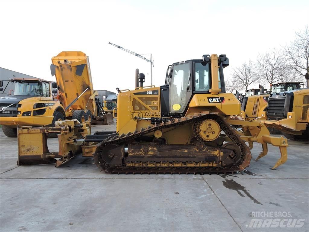 CAT D6NLGP Бульдозери