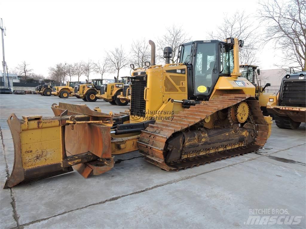 CAT D6NLGP Бульдозери