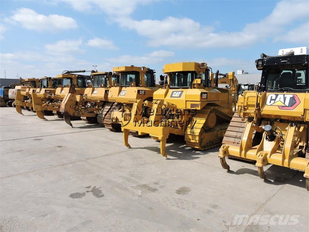 CAT D7R Бульдозери