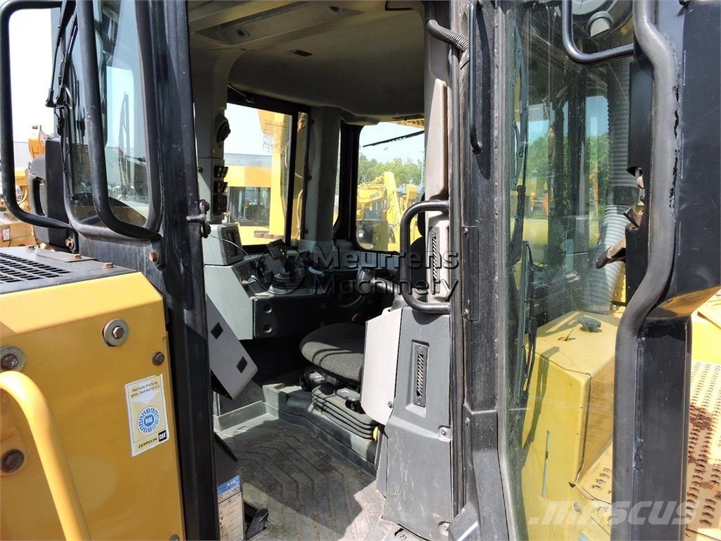 CAT D8T GERMAN Бульдозери
