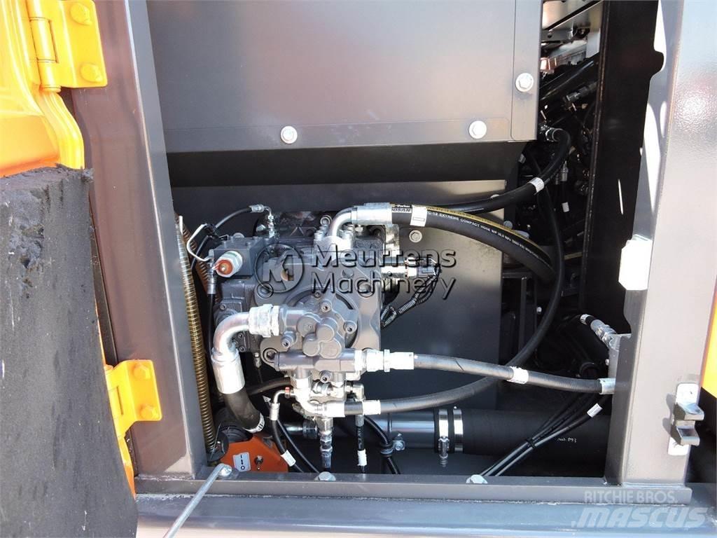 Doosan DX140LC Гусеничні екскаватори