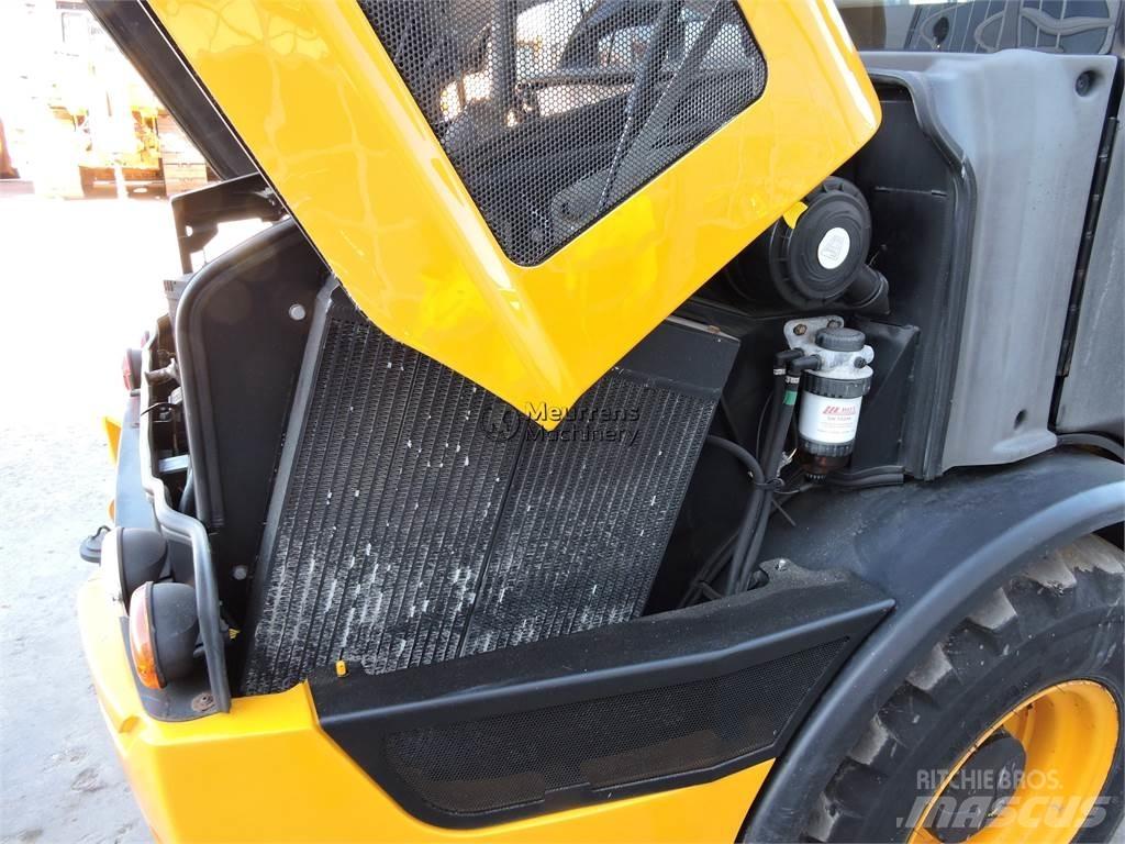 JCB 406 Фронтальні навантажувачі