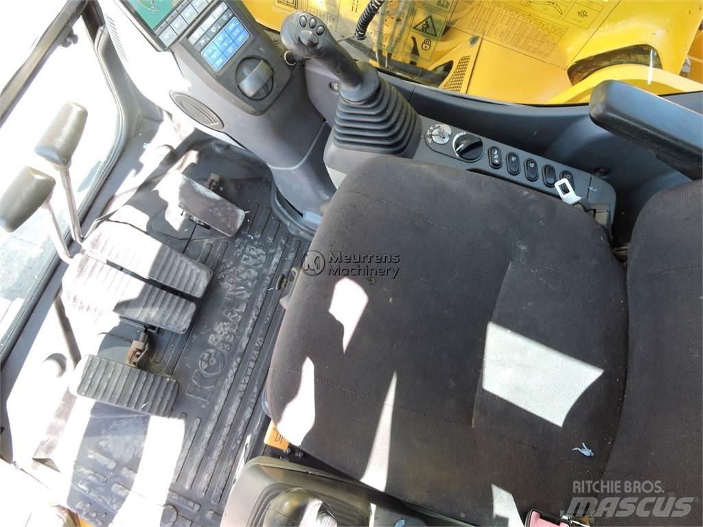 Komatsu PC228 Гусеничні екскаватори