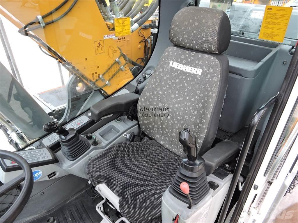 Liebherr A924 Колісні екскаватори
