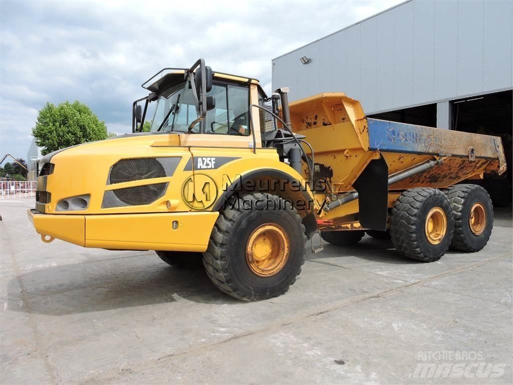 Volvo A25F Зчленовані самоскиди