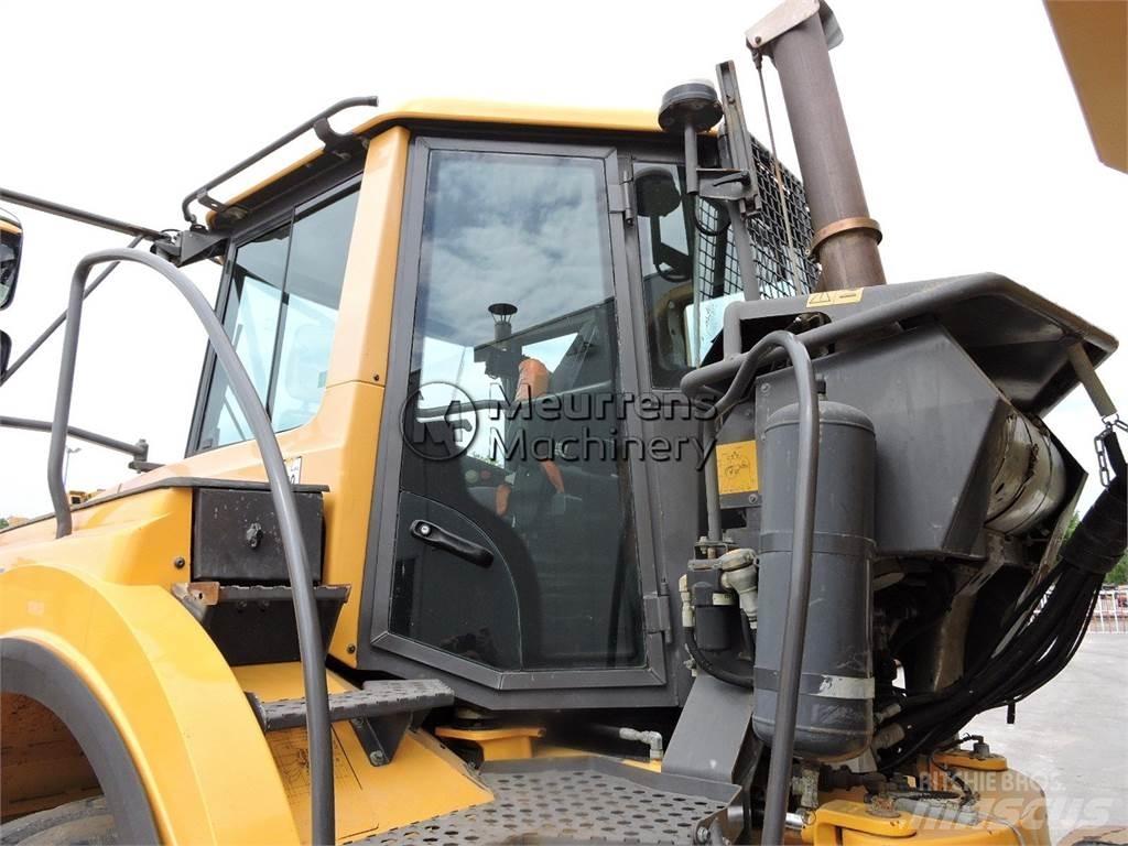 Volvo A25F Зчленовані самоскиди
