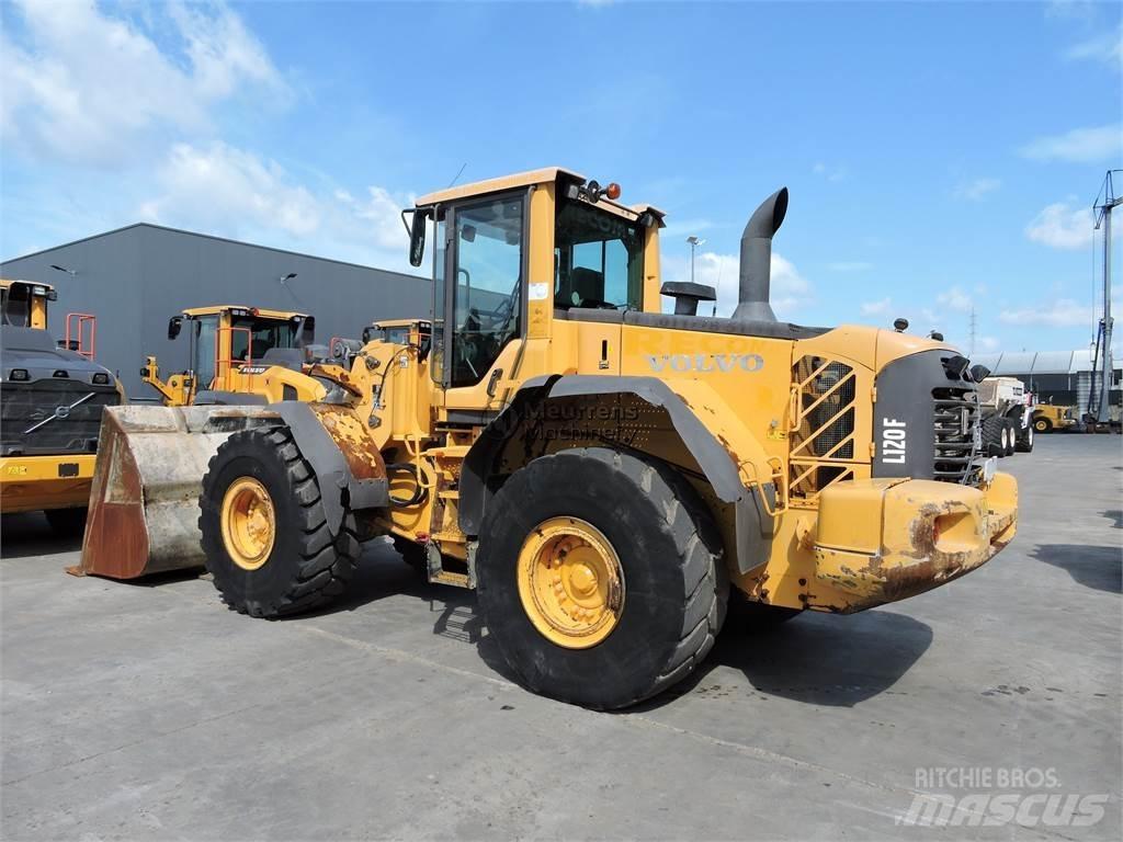 Volvo L120F Фронтальні навантажувачі