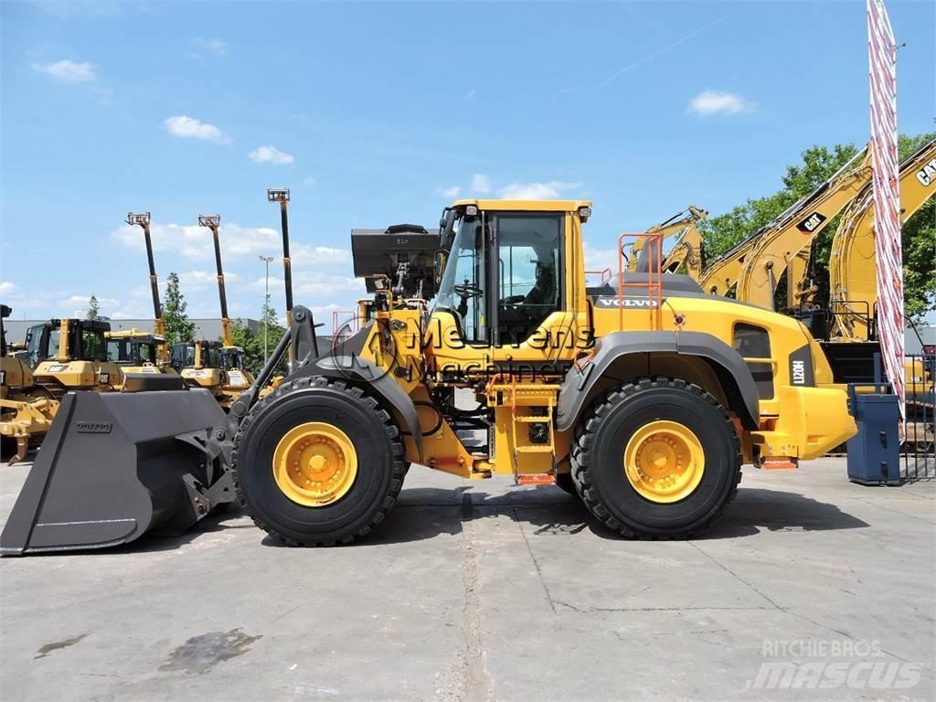 Volvo L120H + New bucket Фронтальні навантажувачі