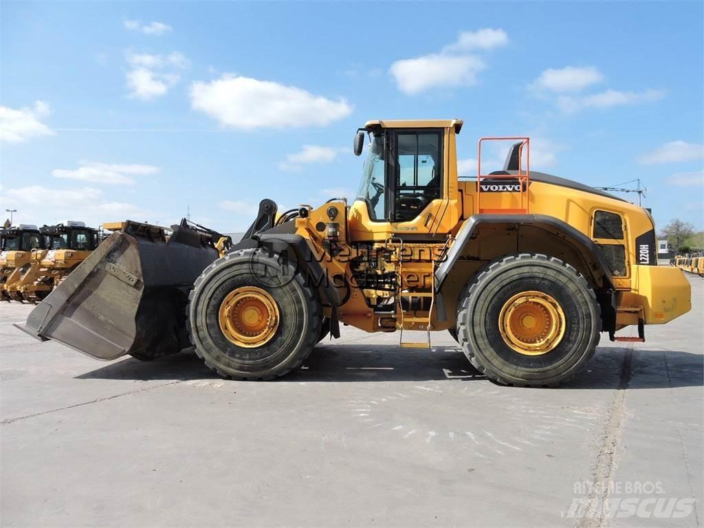 Volvo L220H Фронтальні навантажувачі