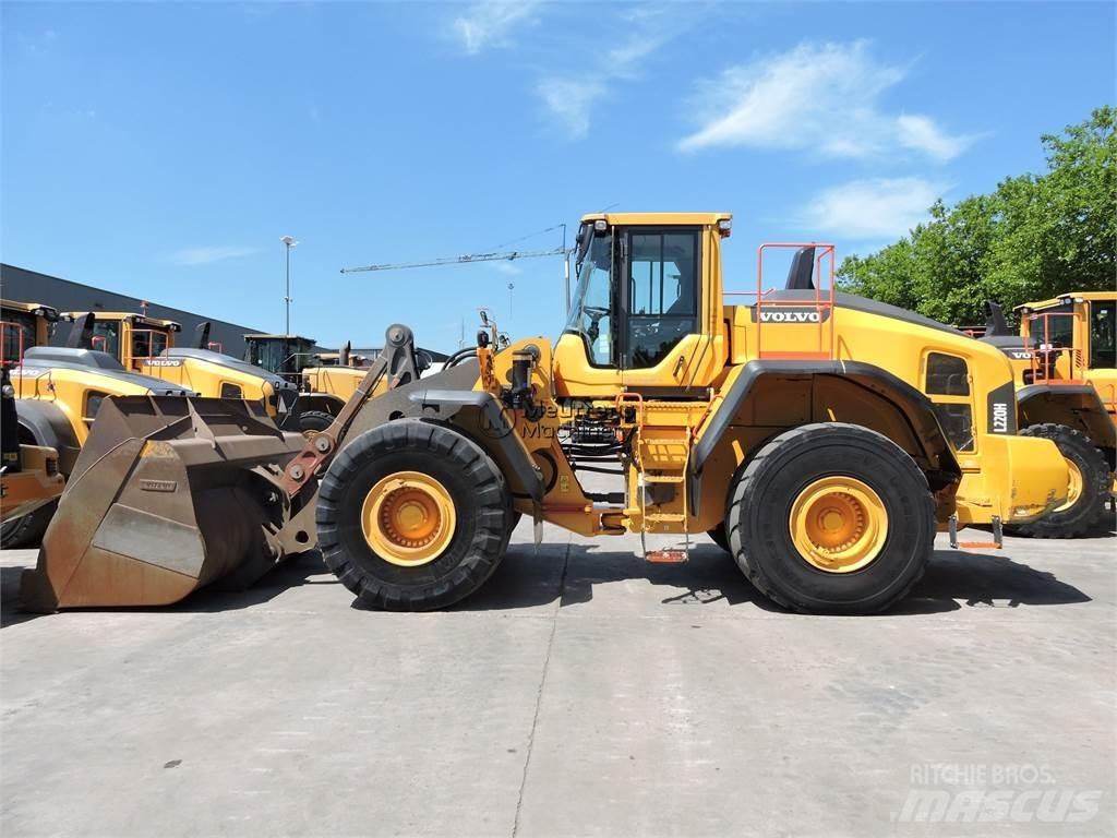 Volvo L220H Фронтальні навантажувачі