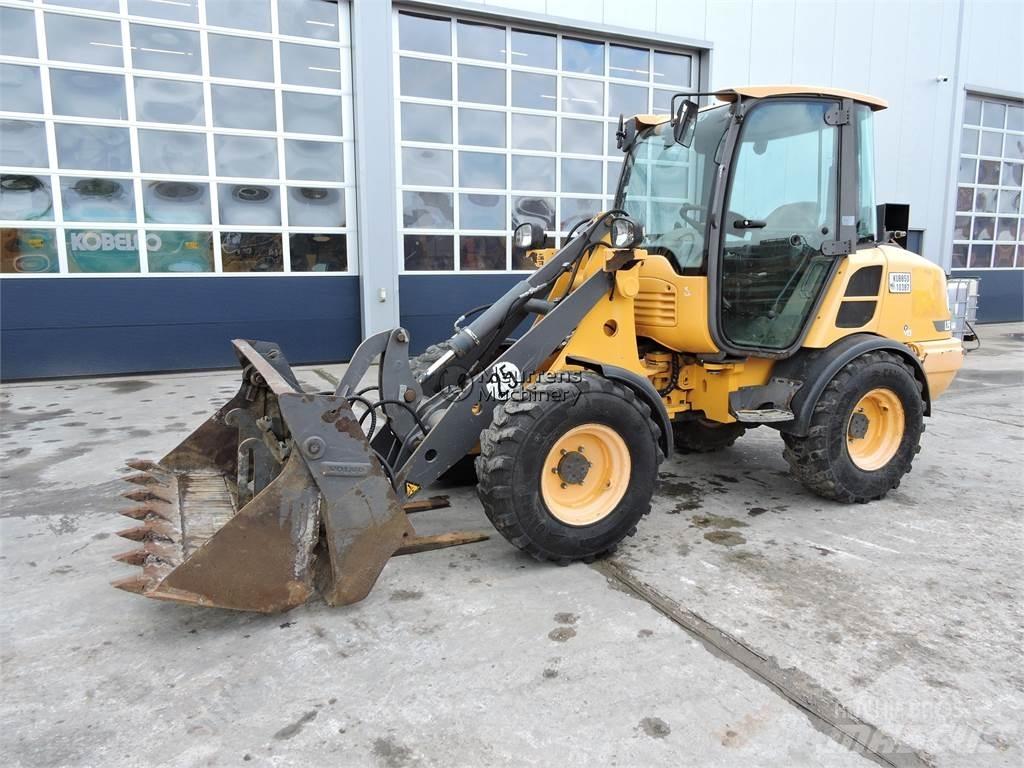 Volvo L25F Фронтальні навантажувачі